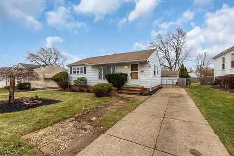 10941 Gabriella Dr, Parma, OH 44130