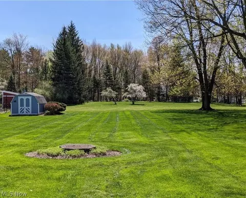 Exterior - 2800 Hillside Rd, Seven Hills, OH 44131 photo 3 of 4