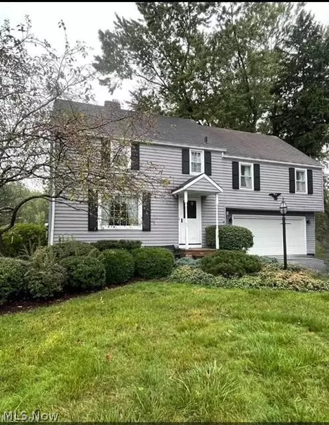 Exterior - 2800 Hillside Rd, Seven Hills, OH 44131 photo 2 of 4