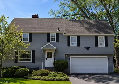 2800 Hillside Rd, Seven Hills, OH 44131