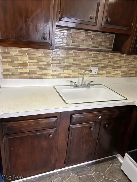 16111 Apt A8 Maple Park Dr, Maple Heights, OH 44137 photo 6