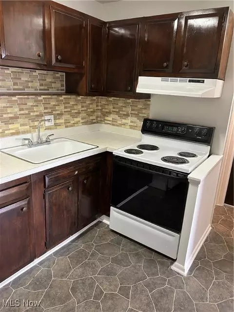 16111 Apt A8 Maple Park Dr, Maple Heights, OH 44137 photo 7