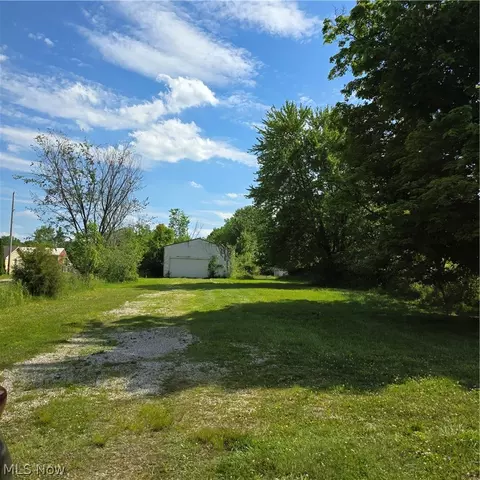 3852 Sleepy Hollow Rd, Brunswick Hills, OH 44212