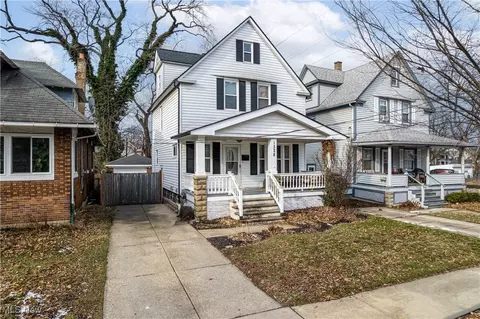 1328 Bonnieview Ave, Lakewood, OH 44107