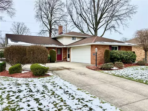 6316 Beverly Dr, Cleveland, OH 44130