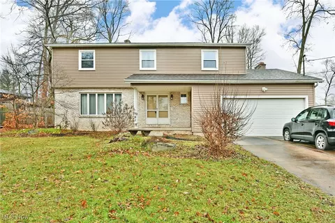 5298 Calla Ave NW, Champion, OH 44483