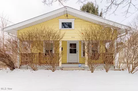 904 Davis St, Akron, OH 44310