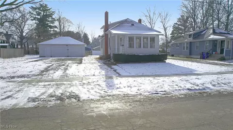 219 W Central Ave, Ravenna, OH 44266