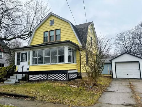 210 Madison St, Ravenna, OH 44266