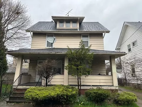 831 London Rd, Cleveland, OH 44110