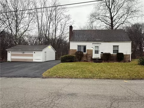 95 Earle Ave, Youngstown, OH 44507