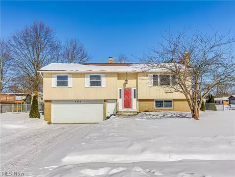 3327 Valley Forge Dr, Brunswick, OH 44212