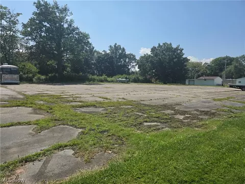 1122 F St, Lorain, OH 44052 photo 2