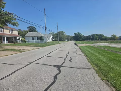 1122 F St, Lorain, OH 44052 photo 3