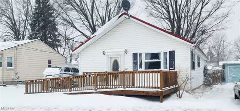 992 Peach, Willoughby, OH 44094