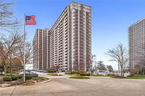12900 Lake Ave #216, Lakewood, OH 44107