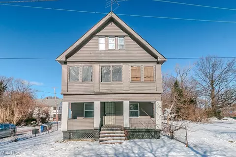 813 Wayside Rd, Cleveland, OH 44110