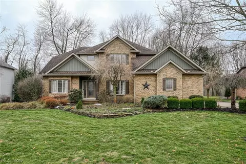 1238 Maxfli Dr, Akron, OH 44312