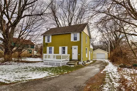 1024 W 54th St, Ashtabula, OH 44004 photo 12