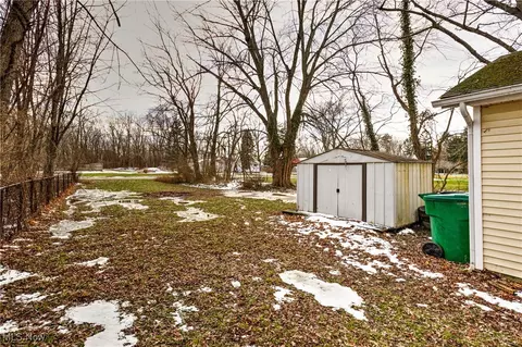 1024 W 54th St, Ashtabula, OH 44004 photo 17