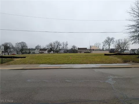 3 Rd St NE, Carrollton, OH 44615