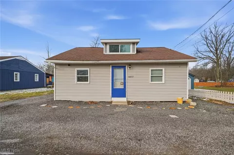 4877 Francis Dr, Geneva, OH 44041