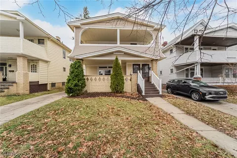 1600 Victoria Ave, Lakewood, OH 44107