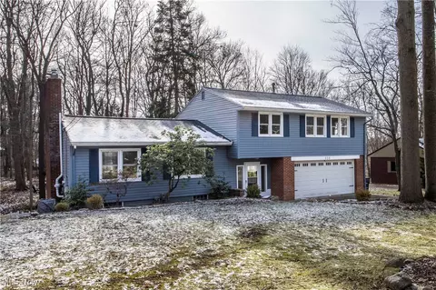 559 Westwood Ave, Wadsworth, OH 44281
