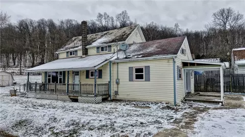 2404 Lowden St NW, Dover, OH 44622