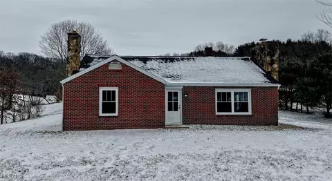 4295 Blacksnake Hill Rd NE, Dover, OH 44622