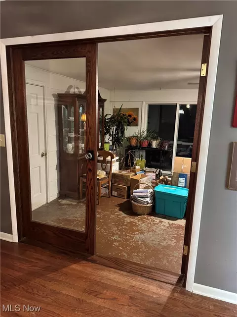 Entry Way - 441 E College St, Oberlin, OH 44074 photo 2 of 3