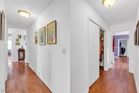 Entry Way - 441 E College St, Oberlin, OH 44074 photo 3 of 3