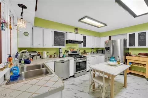 Kitchen - 441 E College St, Oberlin, OH 44074 photo 3 of 3