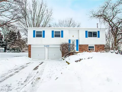 3258 Van Buren Dr, Brunswick, OH 44212