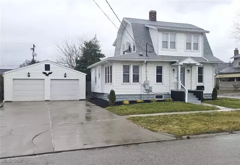 509 29th St, Vienna, WV 26105
