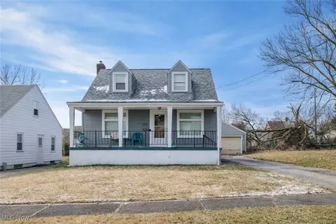 1325 Douglas Ave, Youngstown, OH 44502