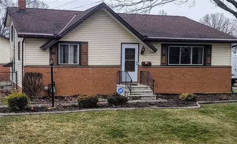 6213 Siegler Dr, Brook Park, OH 44142