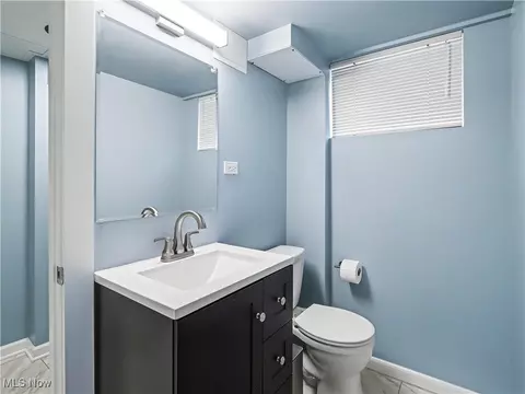 Bath - 3640 Hetzel Dr, Parma, OH 44134 photo 2 of 3