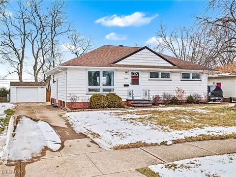 3640 Hetzel Dr, Parma, OH 44134