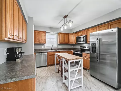 Kitchen - 3640 Hetzel Dr, Parma, OH 44134 photo 2 of 5