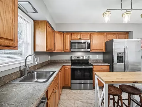 Kitchen - 3640 Hetzel Dr, Parma, OH 44134 photo 3 of 5