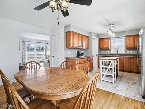 Dining - 3640 Hetzel Dr, Parma, OH 44134 photo 3 of 5