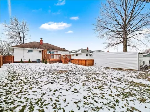 Exterior - 3640 Hetzel Dr, Parma, OH 44134 photo 6 of 9