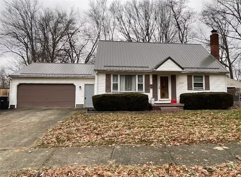 2015 Irene Ave NE, Warren, OH 44483
