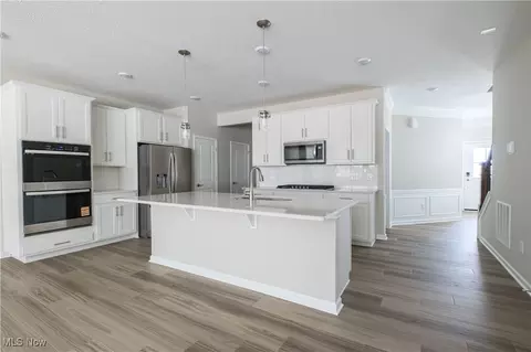 Kitchen - 950 Memory Ln # -1, Aurora, OH 44202 photo 2 of 2