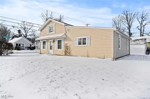 790 Kenilworth Ave, Sheffield Lake, OH 44054