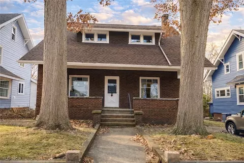233 Shadyside Ct, Alliance, OH 44601
