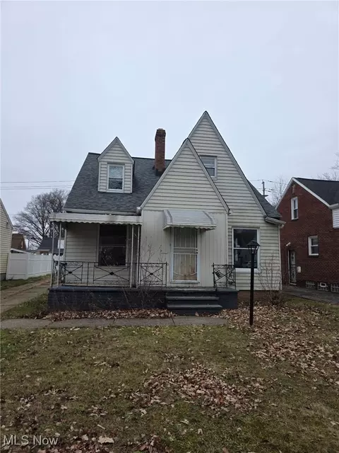 3852 Lee Heights Blvd, Cleveland, OH 44128