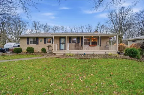 918 Bonsel St NE, Navarre, OH 44662