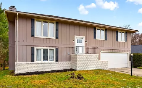 9924 Pebble Beach Cv, Aurora, OH 44202